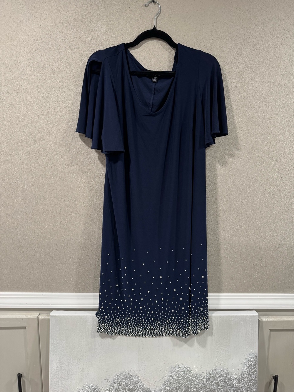 Roz & Ali Navy Midi Dress with Subtle Hem Detail - Picture 2 of 8
